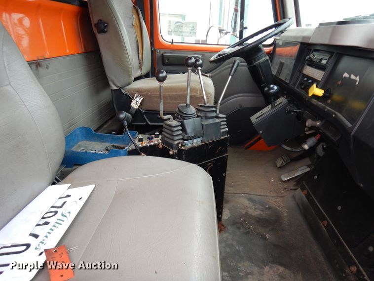 image for item DF6708 2000 International 2554  dump truck