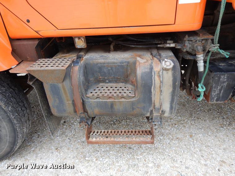 image for item DF6708 2000 International 2554  dump truck