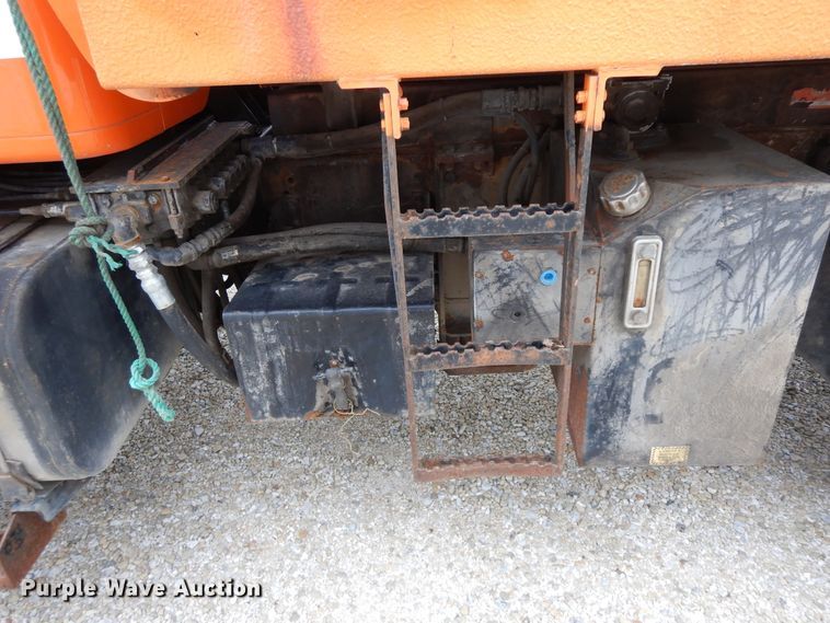 image for item DF6708 2000 International 2554  dump truck