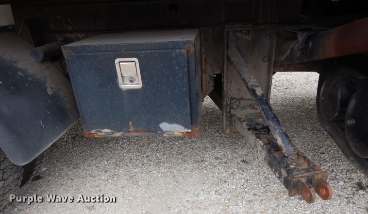 image for item DF6708 2000 International 2554  dump truck