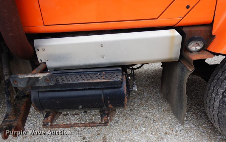 image for item DF6708 2000 International 2554  dump truck