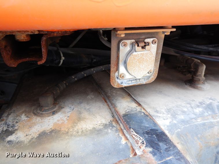 image for item DF6708 2000 International 2554  dump truck