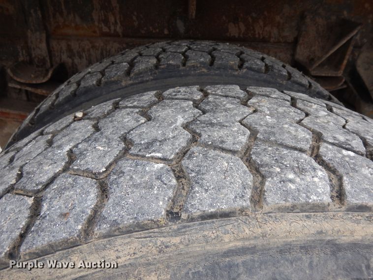 image for item DF6708 2000 International 2554  dump truck