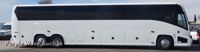 image for item DG4637 2007 MCI J4500  coach bus
