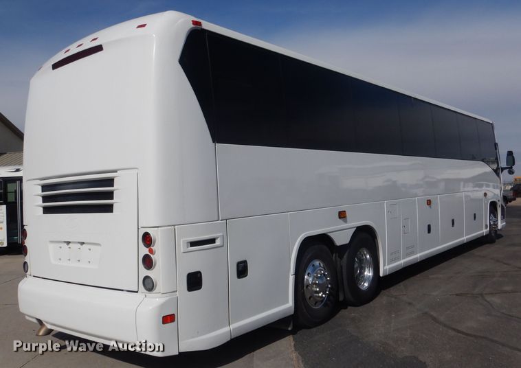 image for item DG4637 2007 MCI J4500  coach bus