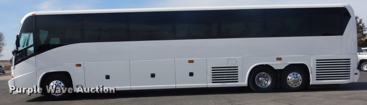 image for item DG4637 2007 MCI J4500  coach bus