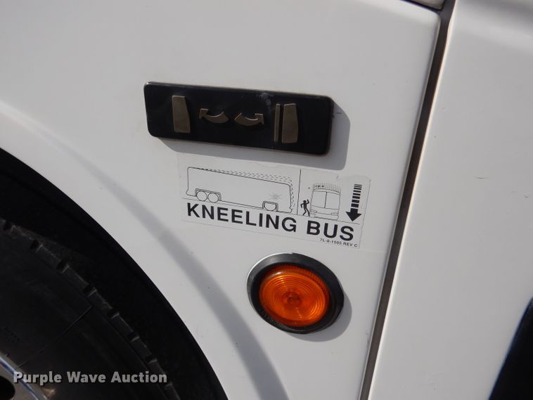 image for item DG4637 2007 MCI J4500  coach bus