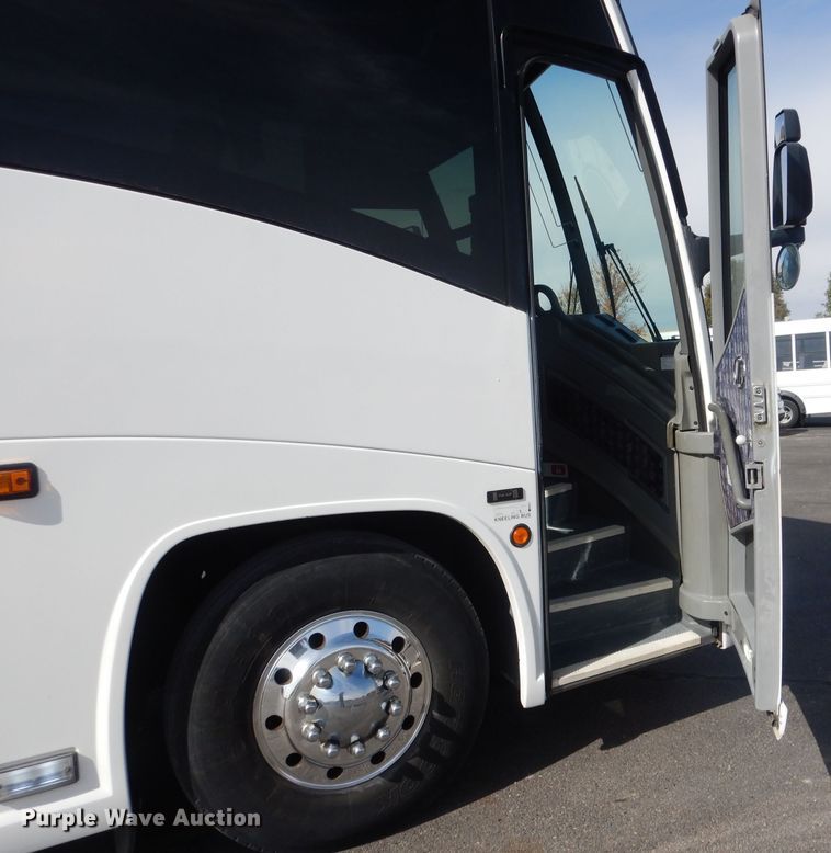 image for item DG4637 2007 MCI J4500  coach bus