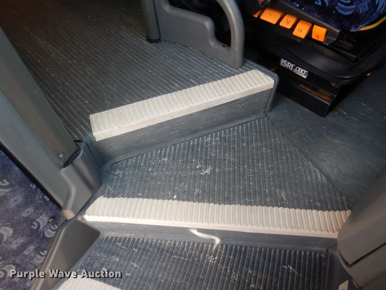 image for item DG4637 2007 MCI J4500  coach bus