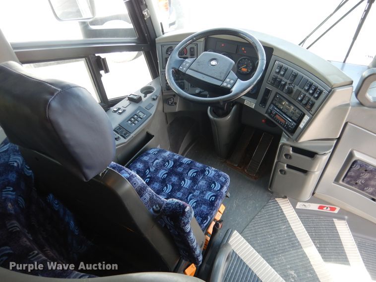 image for item DG4637 2007 MCI J4500  coach bus