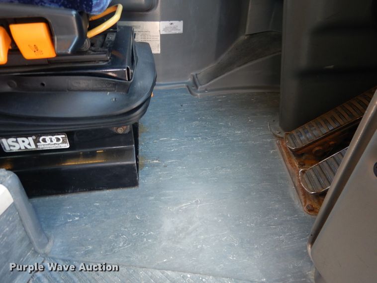 image for item DG4637 2007 MCI J4500  coach bus