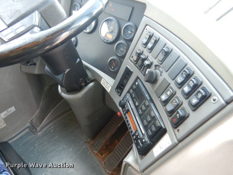 image for item DG4637 2007 MCI J4500  coach bus