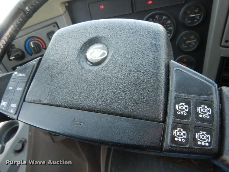 image for item DG4637 2007 MCI J4500  coach bus