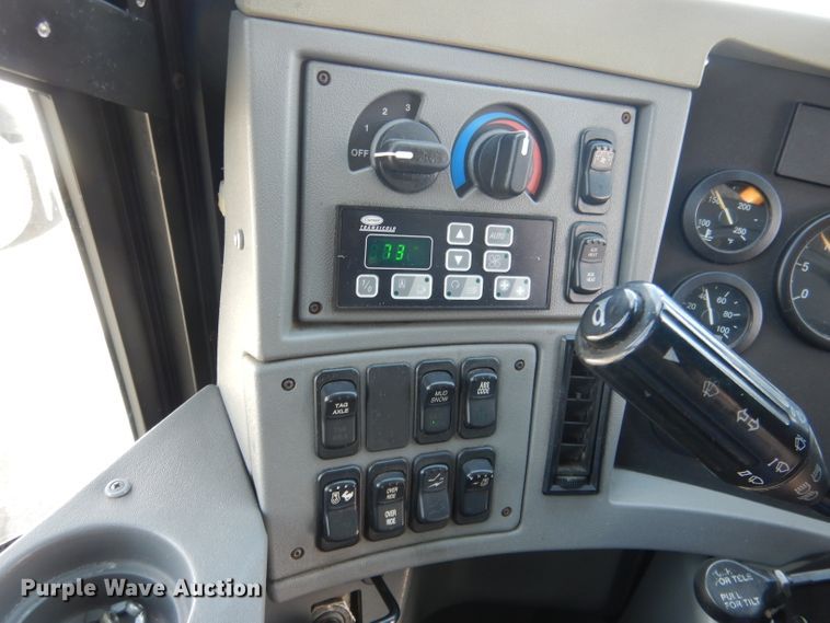 image for item DG4637 2007 MCI J4500  coach bus