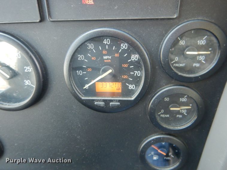 image for item DG4637 2007 MCI J4500  coach bus