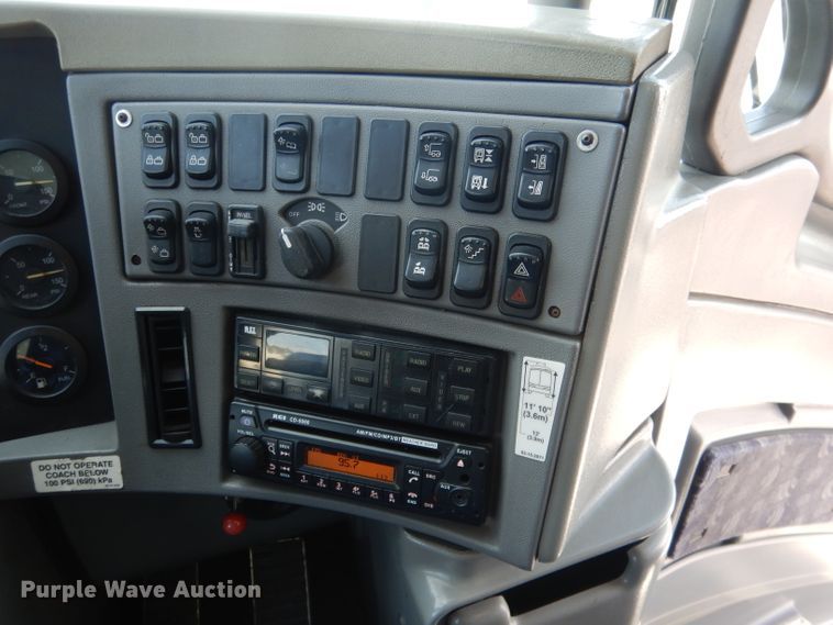 image for item DG4637 2007 MCI J4500  coach bus