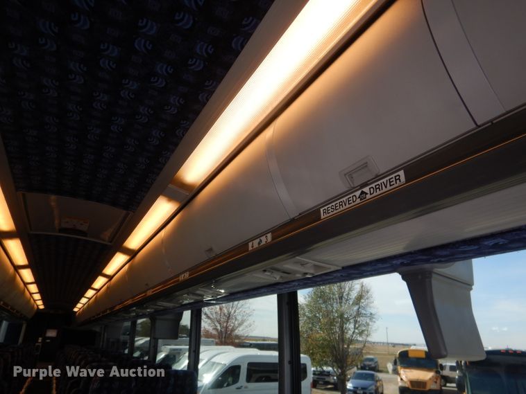 image for item DG4637 2007 MCI J4500  coach bus