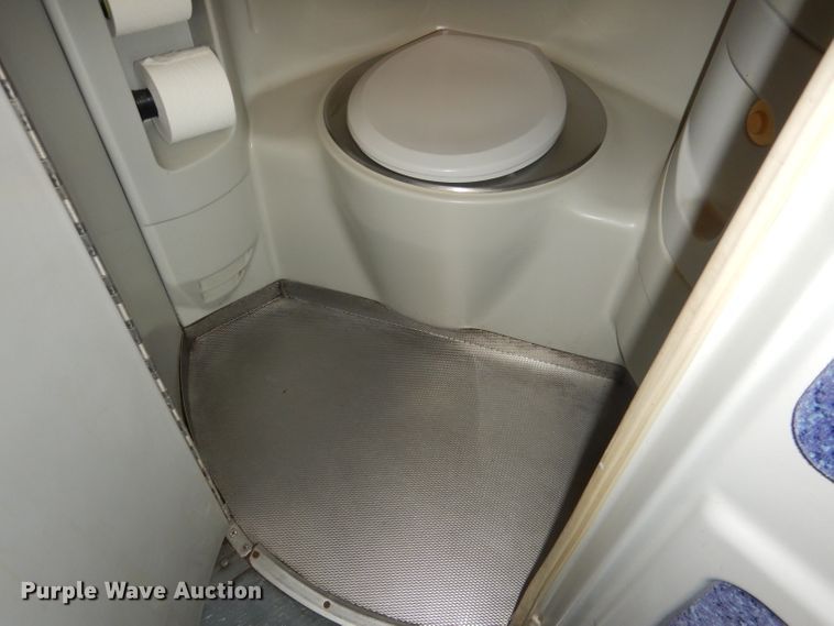 image for item DG4637 2007 MCI J4500  coach bus