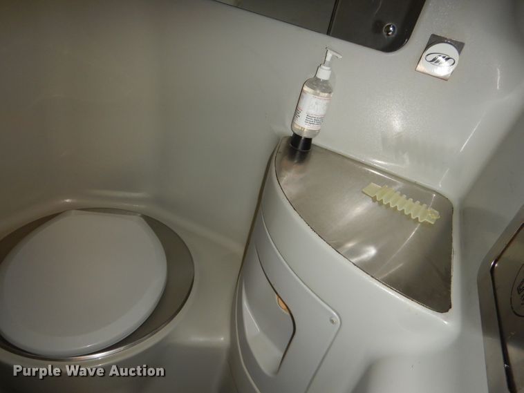 image for item DG4637 2007 MCI J4500  coach bus