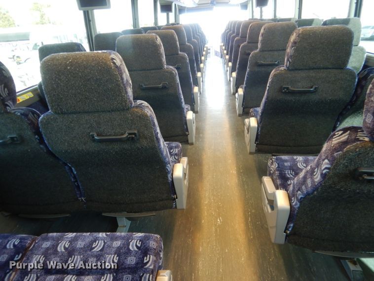 image for item DG4637 2007 MCI J4500  coach bus