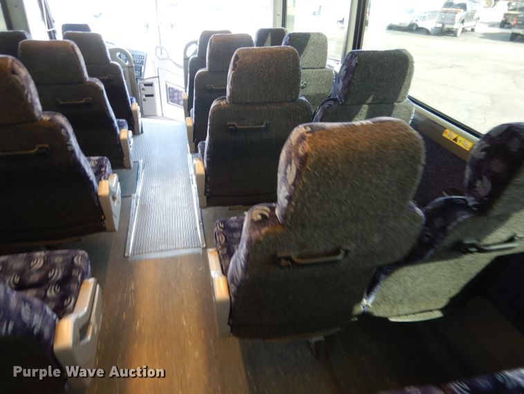 image for item DG4637 2007 MCI J4500  coach bus