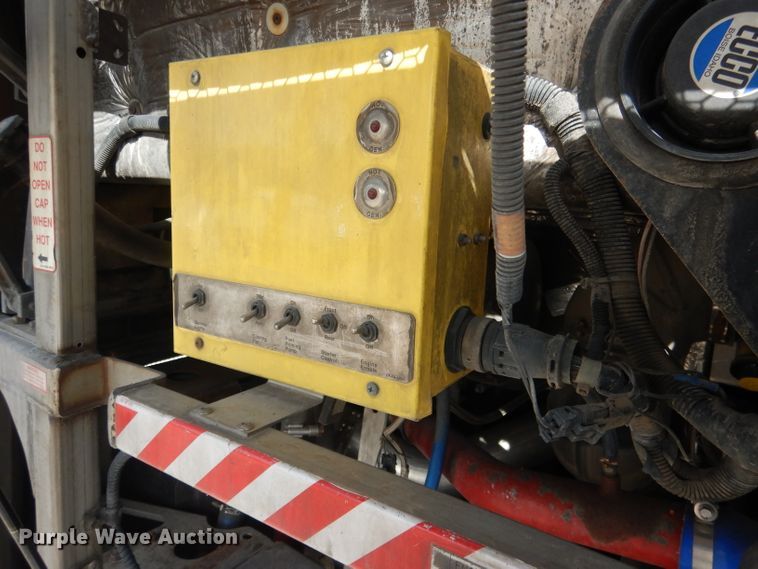 image for item DG4637 2007 MCI J4500  coach bus