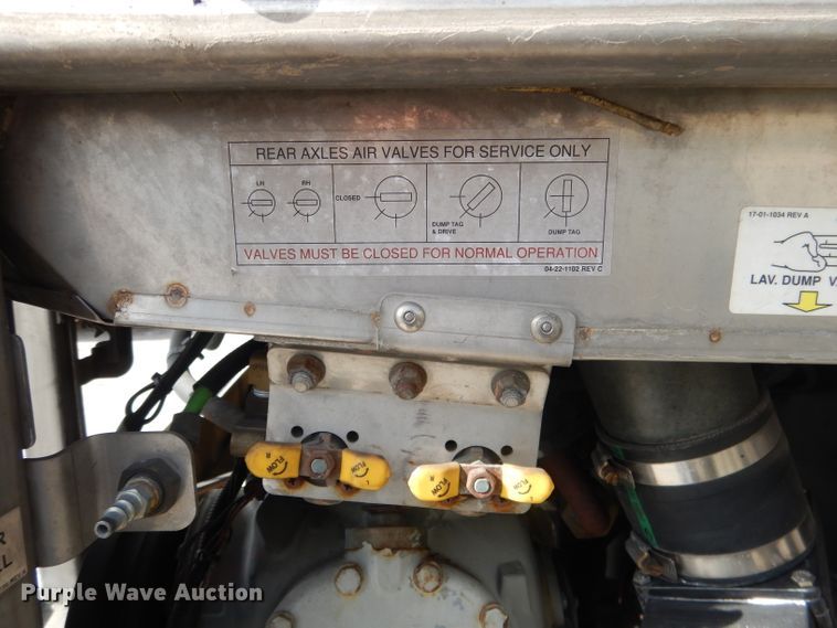 image for item DG4637 2007 MCI J4500  coach bus