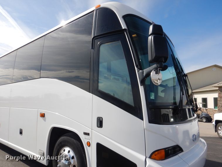 image for item DG4637 2007 MCI J4500  coach bus