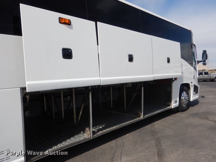 image for item DG4637 2007 MCI J4500  coach bus