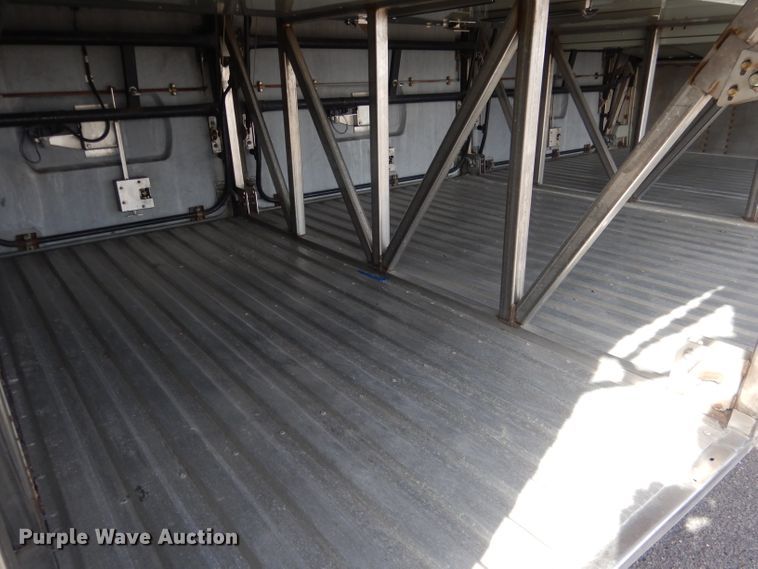 image for item DG4637 2007 MCI J4500  coach bus