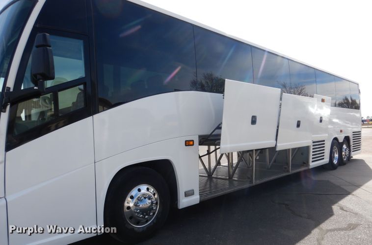 image for item DG4637 2007 MCI J4500  coach bus