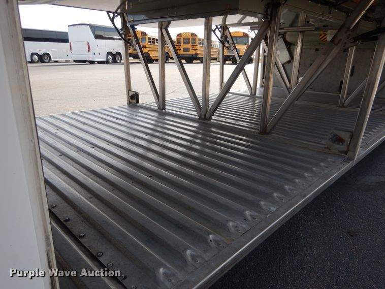 image for item DG4637 2007 MCI J4500  coach bus