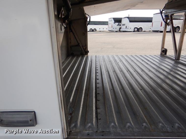 image for item DG4637 2007 MCI J4500  coach bus