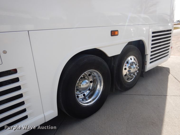 image for item DG4637 2007 MCI J4500  coach bus