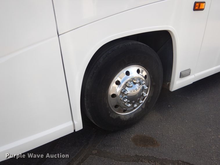 image for item DG4637 2007 MCI J4500  coach bus