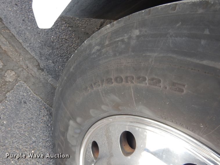 image for item DG4637 2007 MCI J4500  coach bus