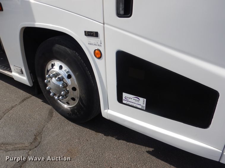 image for item DG4637 2007 MCI J4500  coach bus