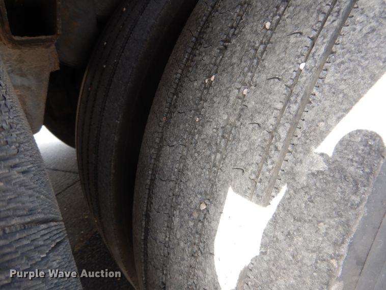 image for item DG4637 2007 MCI J4500  coach bus