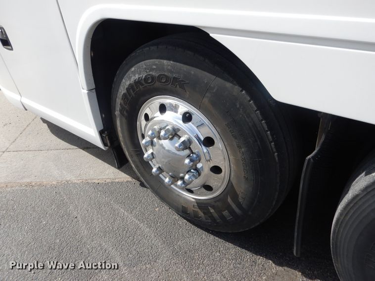 image for item DG4637 2007 MCI J4500  coach bus