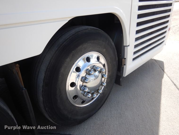 image for item DG4637 2007 MCI J4500  coach bus