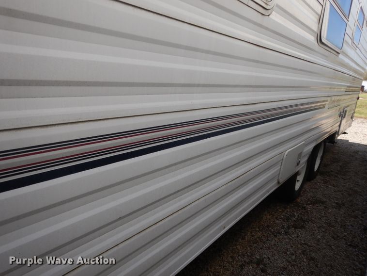 image for item DH3330 1999 Dutchmen 24QBL Classic  camper