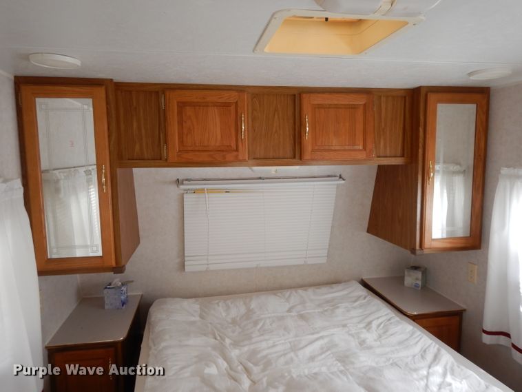 image for item DH3330 1999 Dutchmen 24QBL Classic  camper