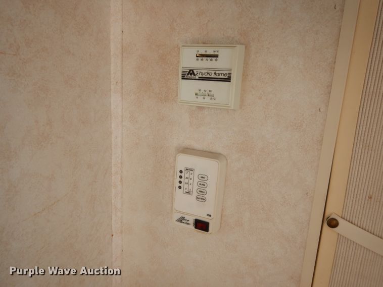 image for item DH3330 1999 Dutchmen 24QBL Classic  camper