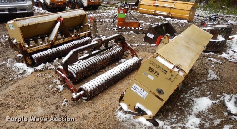 image for item DH3353 (2) Land Pride seeders