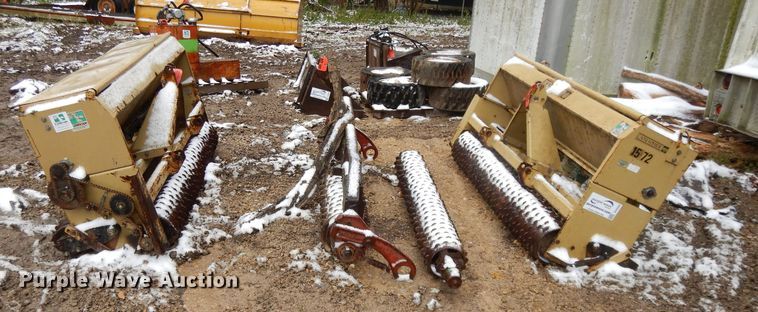 image for item DH3353 (2) Land Pride seeders