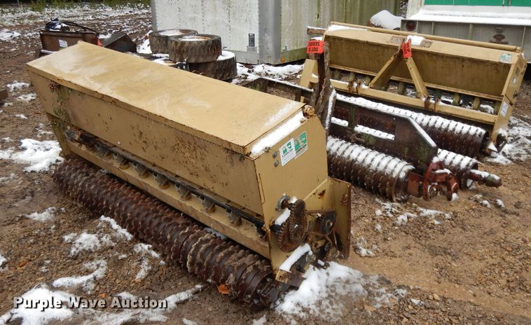 image for item DH3353 (2) Land Pride seeders