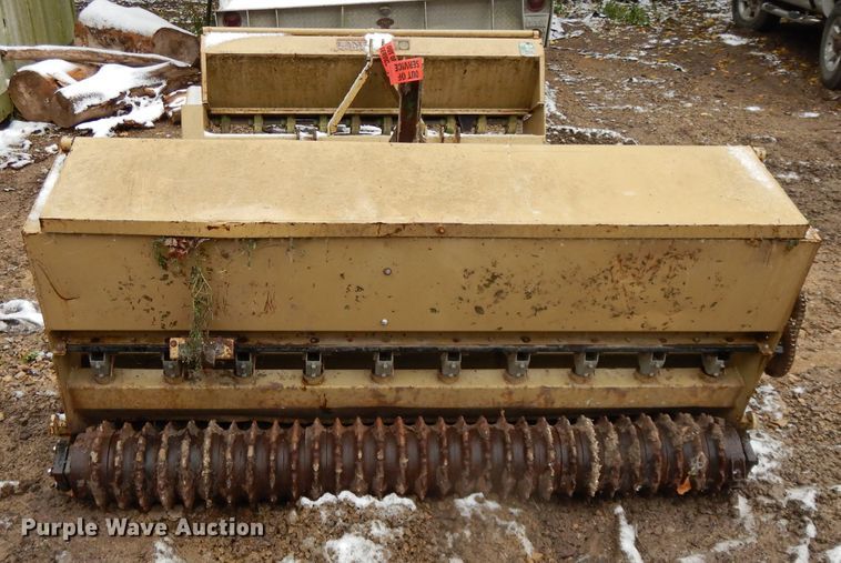 image for item DH3353 (2) Land Pride seeders