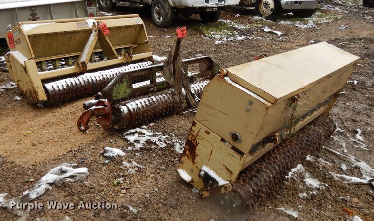 image for item DH3353 (2) Land Pride seeders