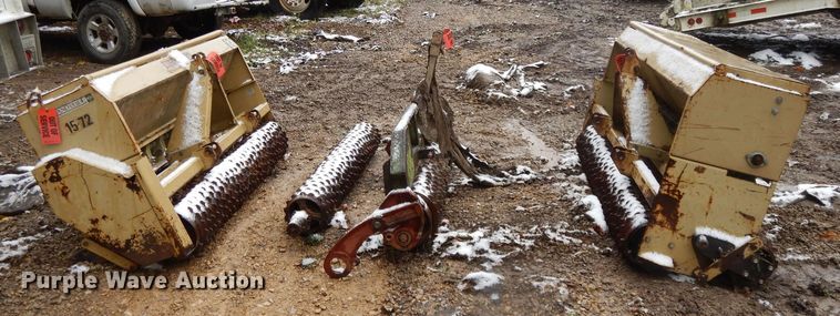 image for item DH3353 (2) Land Pride seeders