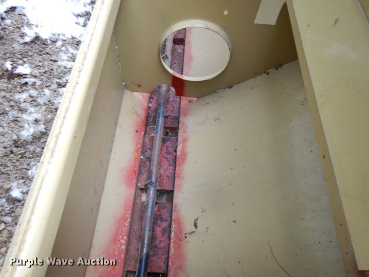 image for item DH3353 (2) Land Pride seeders